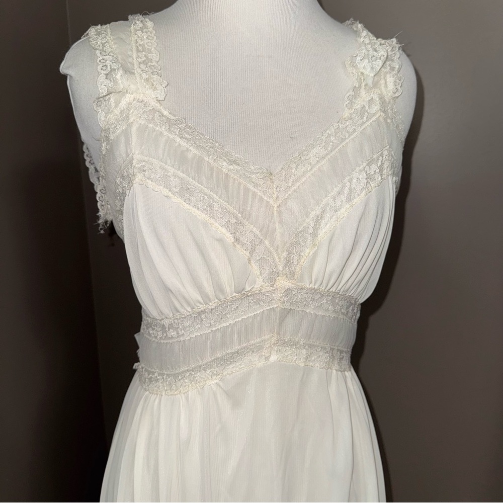 Vintage lace and nyllon Nightgown chiffon small long